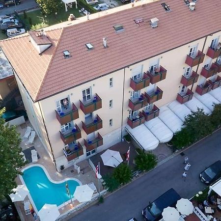 Aron Hotel Rimini Exteriör bild