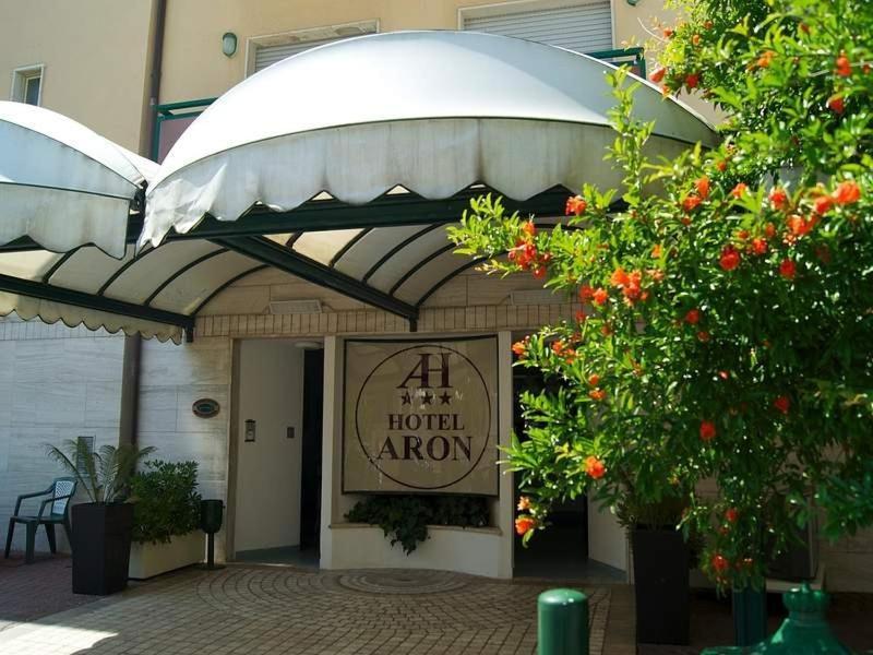 Aron Hotel Rimini Exteriör bild