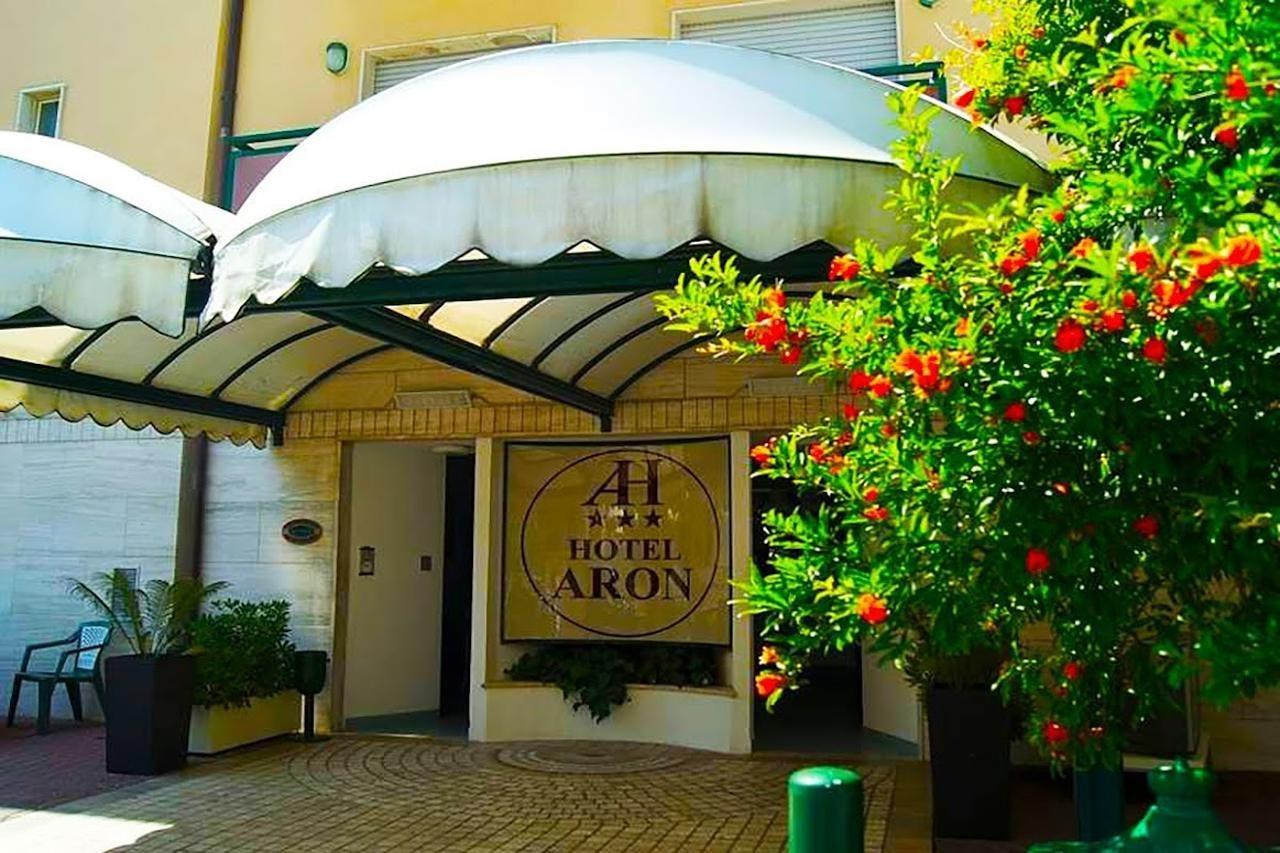 Aron Hotel Rimini Exteriör bild