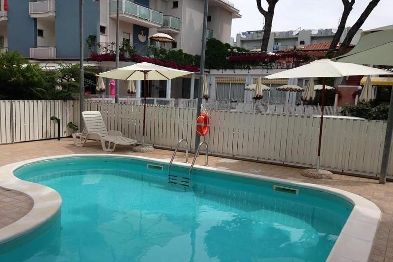 Aron Hotel Rimini Exteriör bild