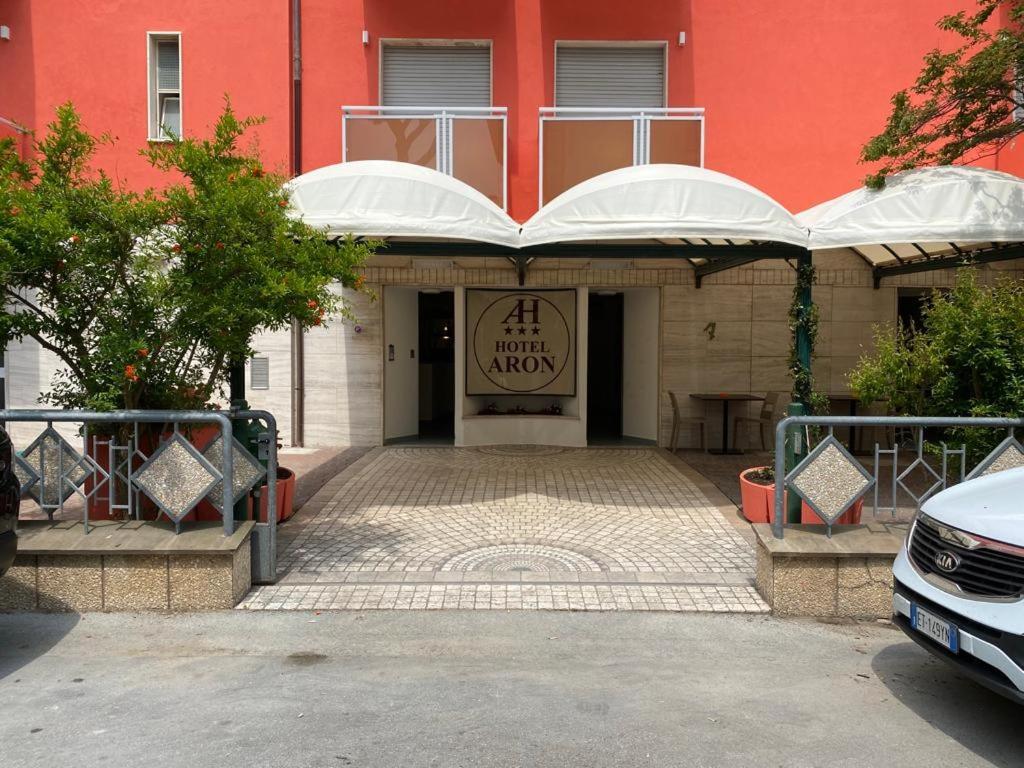 Aron Hotel Rimini Exteriör bild
