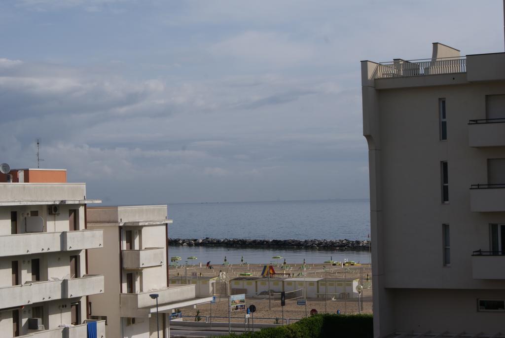 Aron Hotel Rimini Exteriör bild