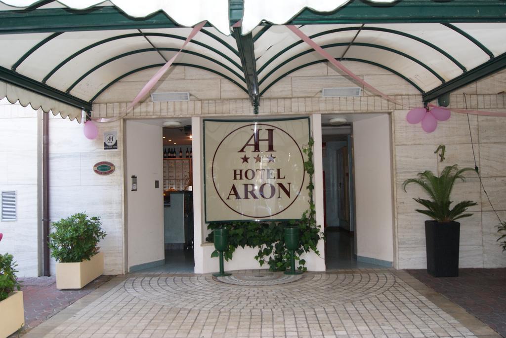 Aron Hotel Rimini Exteriör bild