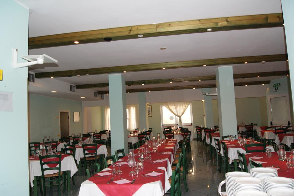 Aron Hotel Rimini Exteriör bild