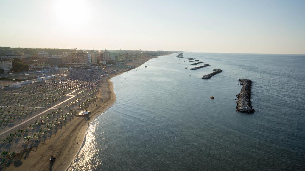 Aron Hotel Rimini Exteriör bild