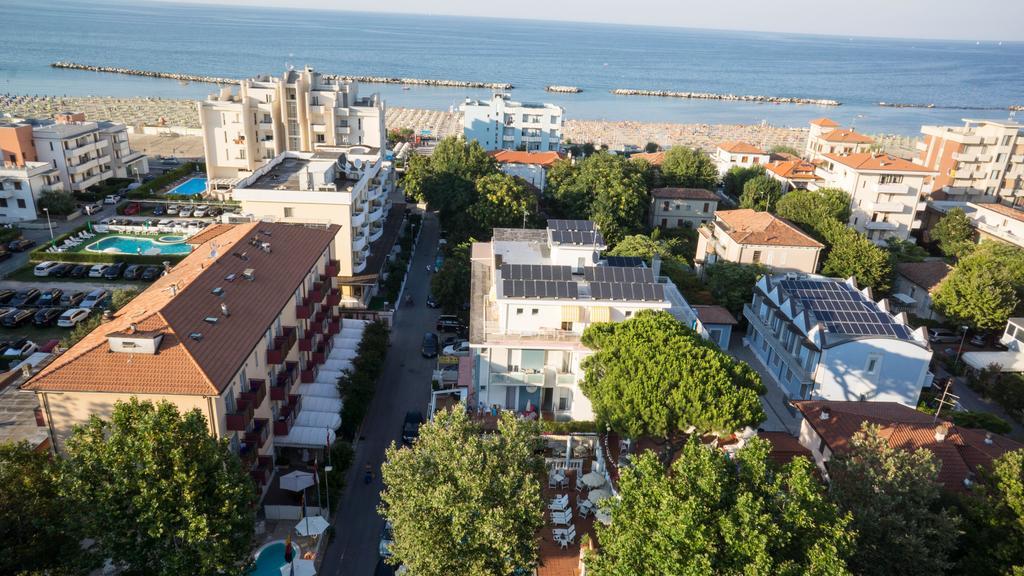 Aron Hotel Rimini Exteriör bild