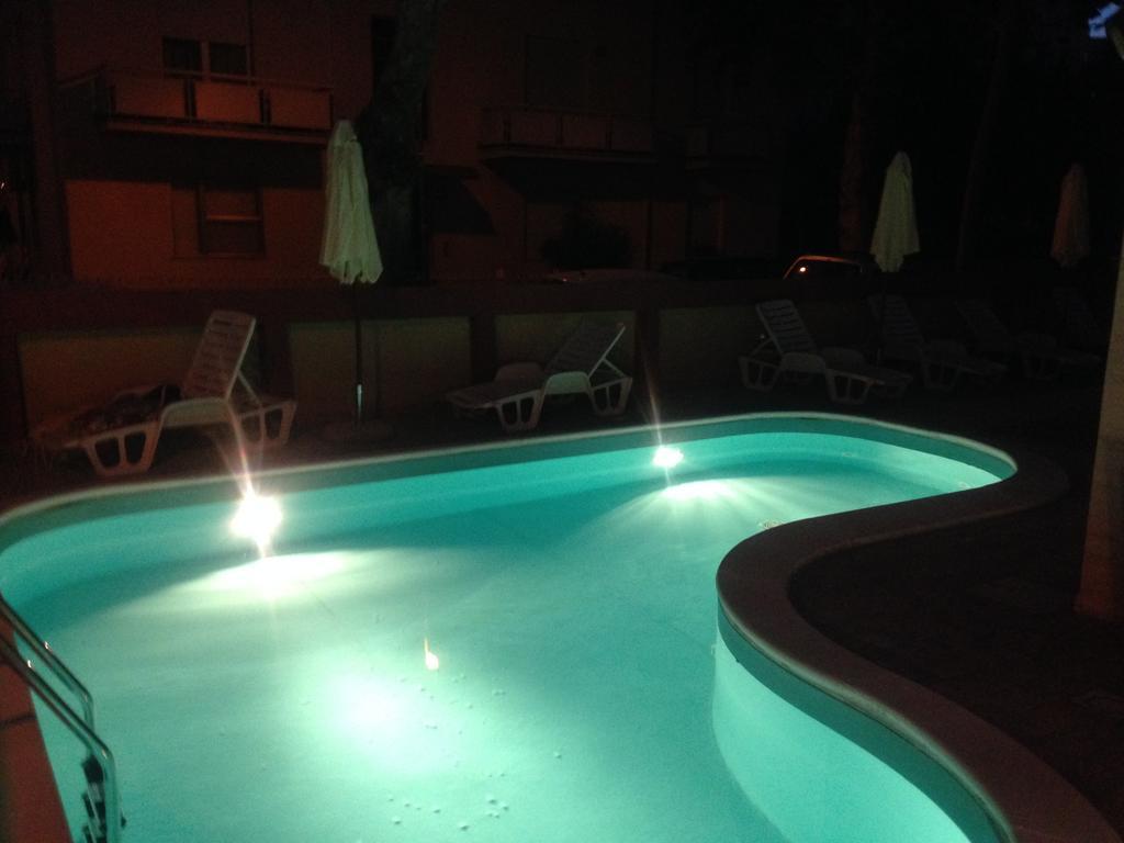 Aron Hotel Rimini Exteriör bild
